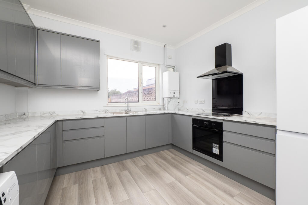 3 bed Apartment for rent in Worcester Park. From Goodfellows