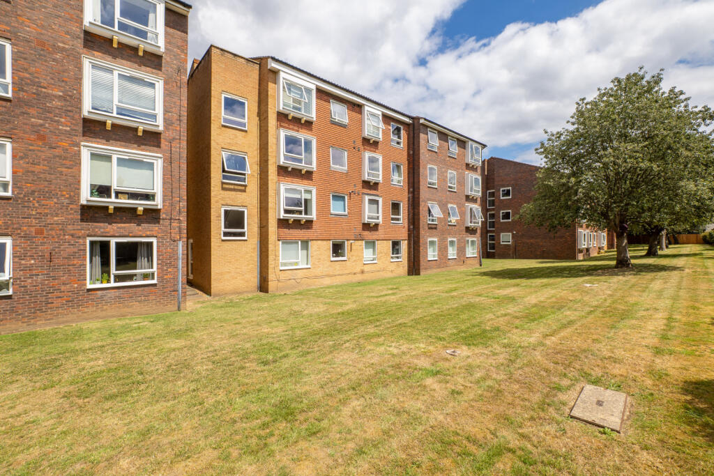 2 bed Apartment for rent in Stoneleigh. From Goodfellows 2 bed Apartment for rent in Stoneleigh. From Goodfellows
