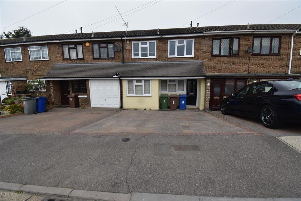 4 bed Mid Terraced House for rent in Chadwell St Mary. From Gower Dawes Estate Agent - Grays 4 bed Mid Terraced House for rent in Chadwell St Mary. From Gower Dawes Estate Agent - Grays