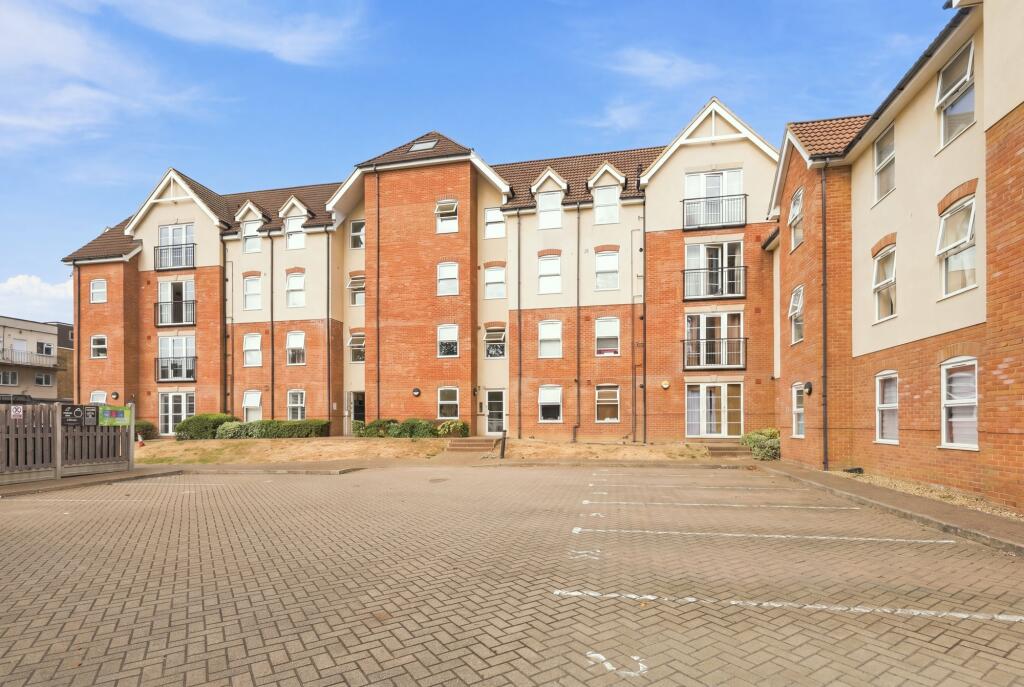 2 bed Apartment for rent in Grays. From Grant Allen Estate Agents - Grays 2 bed Apartment for rent in Grays. From Grant Allen Estate Agents - Grays