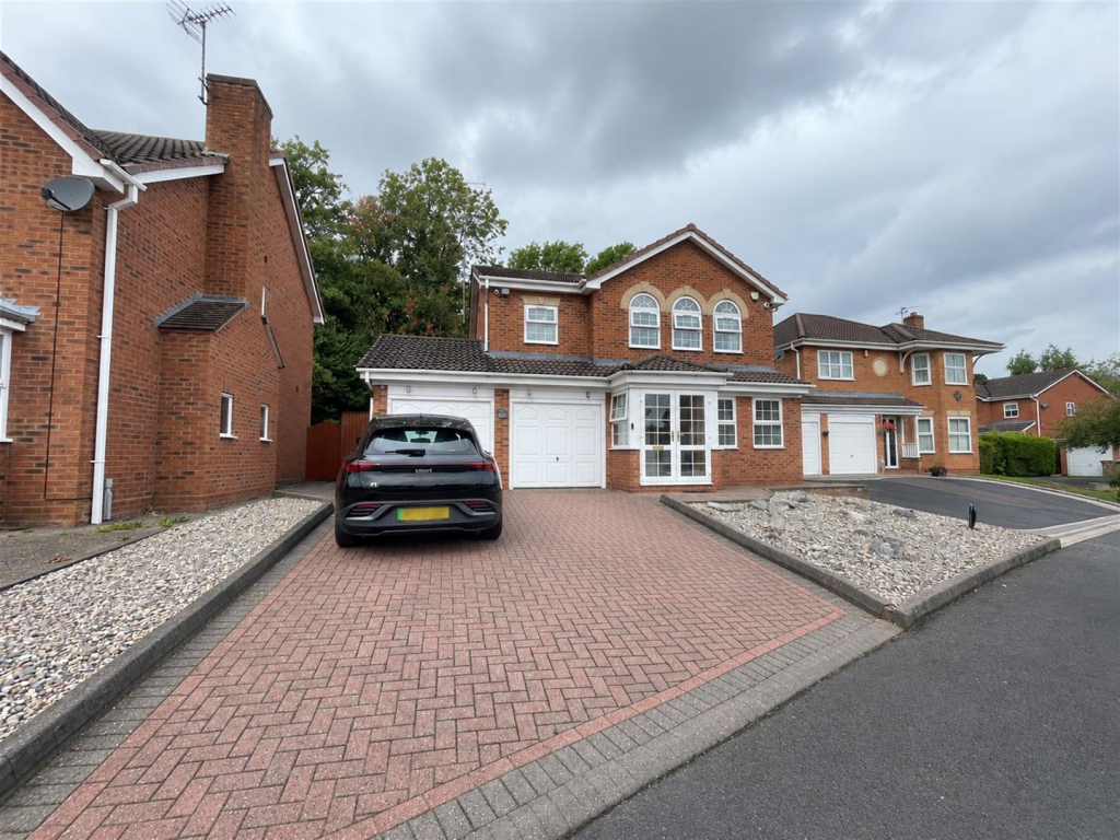 4 bed Detached for rent in Walsall. From Chris Foster & Daughter - Aldridge