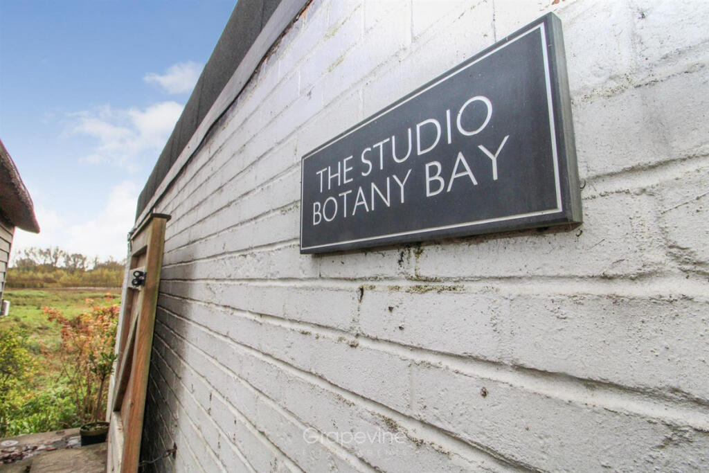 0 bed Studio for rent in Sonning. From Grapevine Estate Agents - Twyford