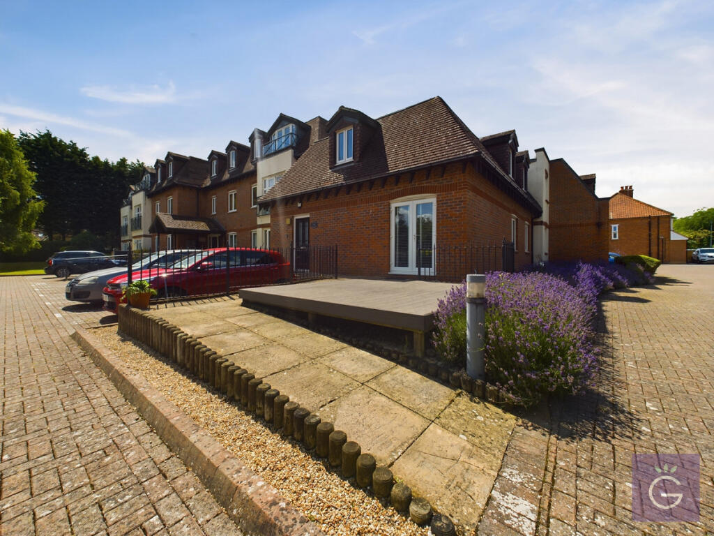 2 bed Apartment for rent in Charvil. From Grapevine Estate Agents - Twyford