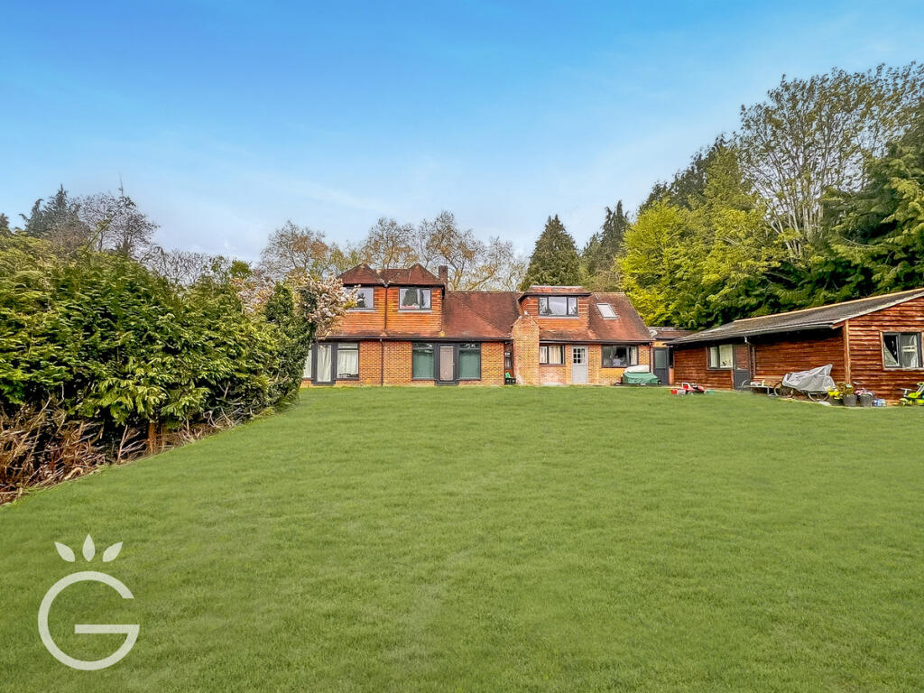 0 bed 1st Floor Flat for rent in Knowl Hill. From Grapevine Estate Agents - Twyford