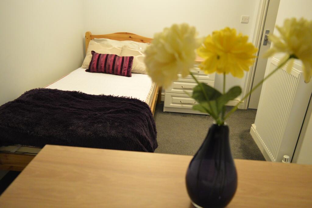 1 bed Room for rent in Peterborough. From Greens Lettings - London