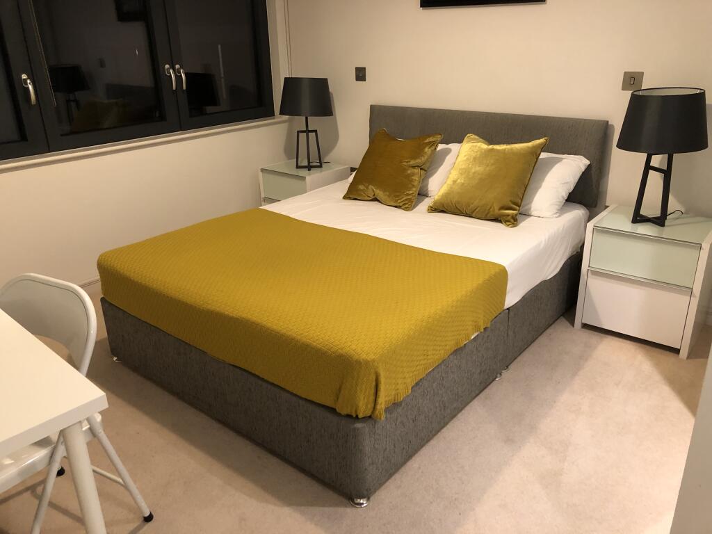 1 bed Student Flat for rent in Greenwich. From Greens Lettings - London