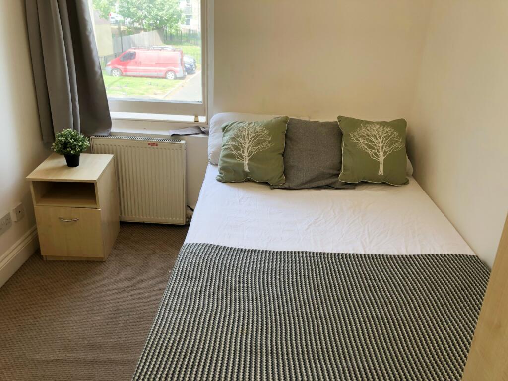 1 bed Student Flat for rent in Woolwich. From Greens Lettings - London