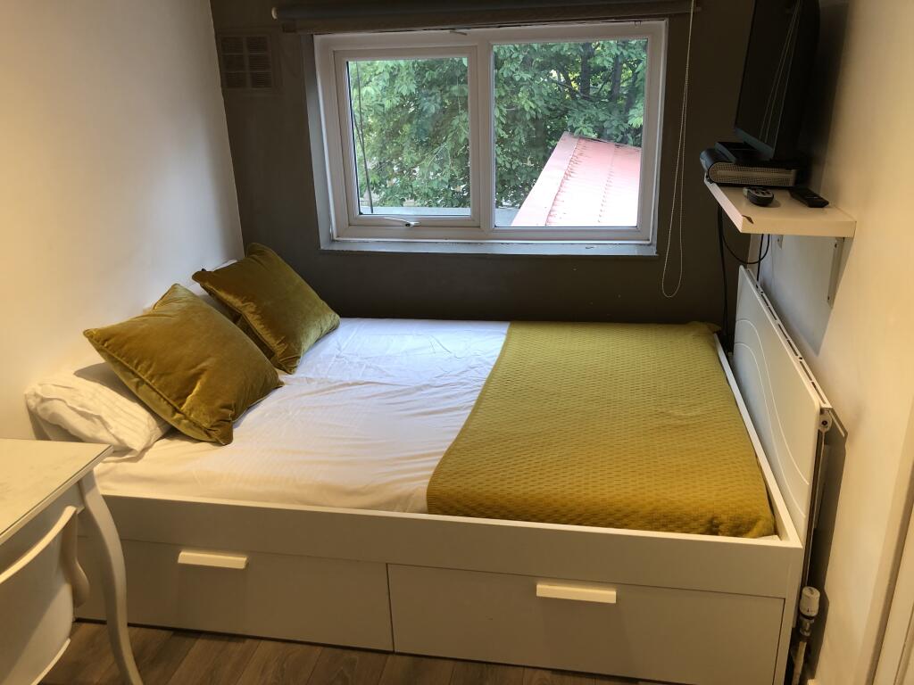 1 bed Room for rent in Friern Barnet. From Greens Lettings - London