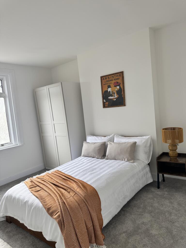 1 bed Mid Terraced House for rent in Croydon. From Greens Lettings - London