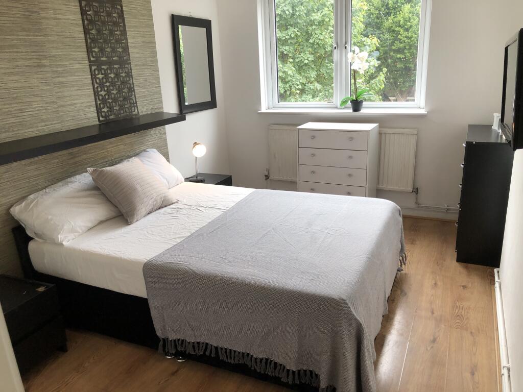 2 bed 1st Floor Flat for rent in Bow. From Greens Lettings - London