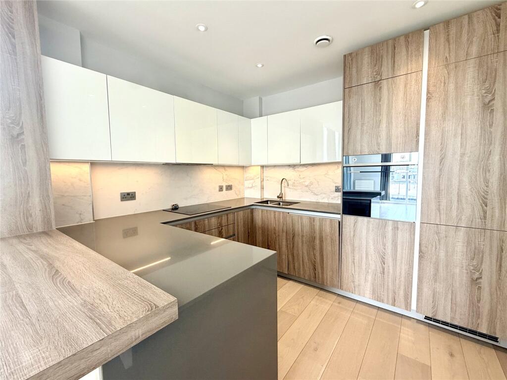 2 bed Apartment for rent in Kingston upon Thames. From Greenwoods Residential - Kingston & Wimbledon - Lettings