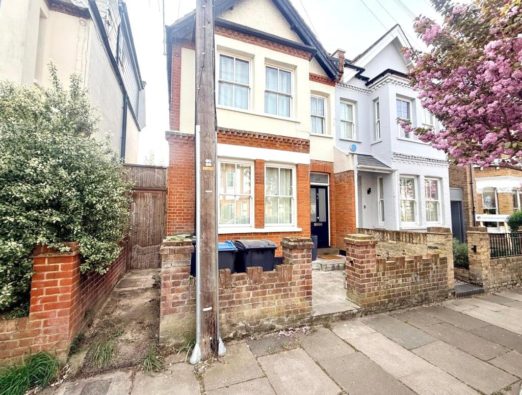 3 bed Semi Detached for rent in Kingston upon Thames. From Greenwoods Residential - Kingston & Wimbledon - Lettings