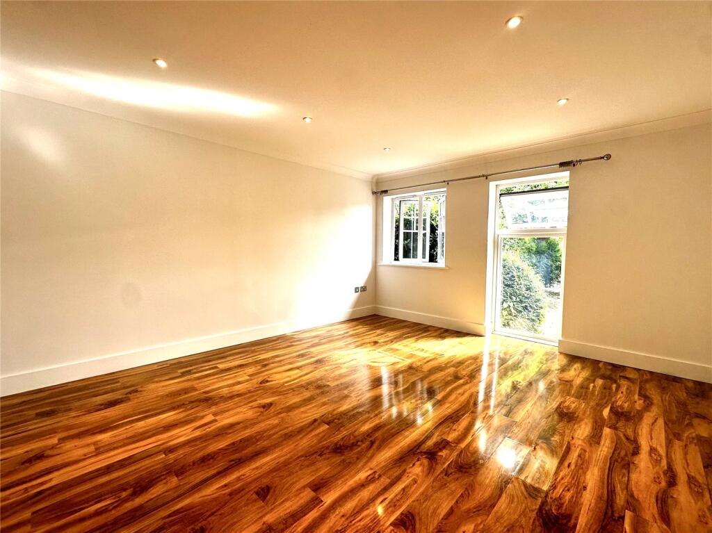 1 bed Apartment for rent in Kingston upon Thames. From Greenwoods Residential - Kingston & Wimbledon - Lettings