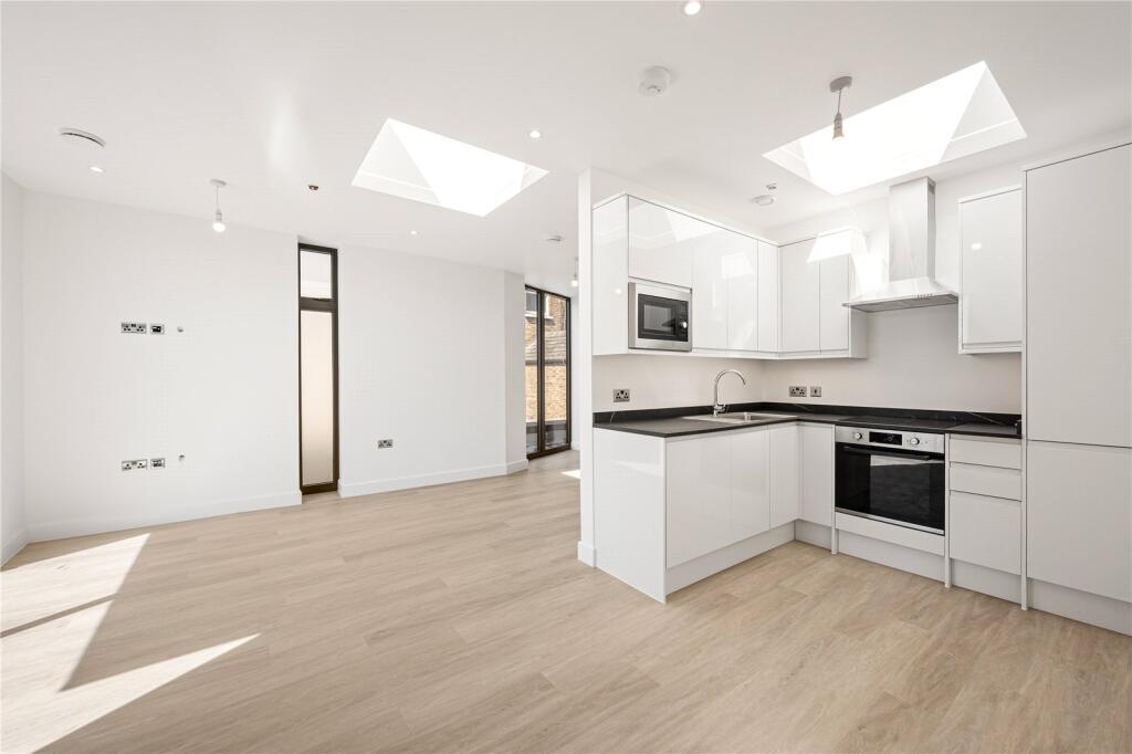 4 bed Not Specified for rent in Surbiton. From Greenwoods Residential - Kingston & Wimbledon - Lettings