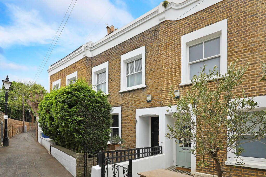 3 bed Mid Terraced House for rent in Richmond. From Griffin Stevens - Richmond 3 bed Mid Terraced House for rent in Richmond. From Griffin Stevens - Richmond
