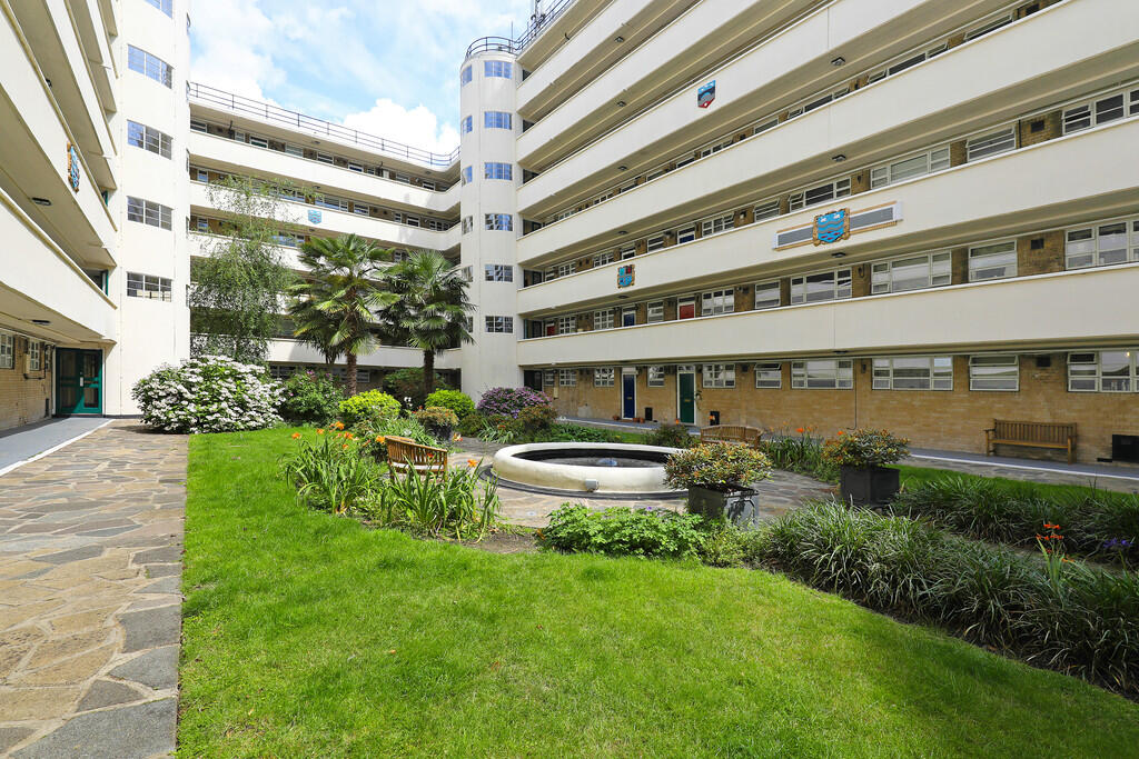 4 bed Studio for rent in Richmond upon Thames. From Griffin Stevens - Richmond