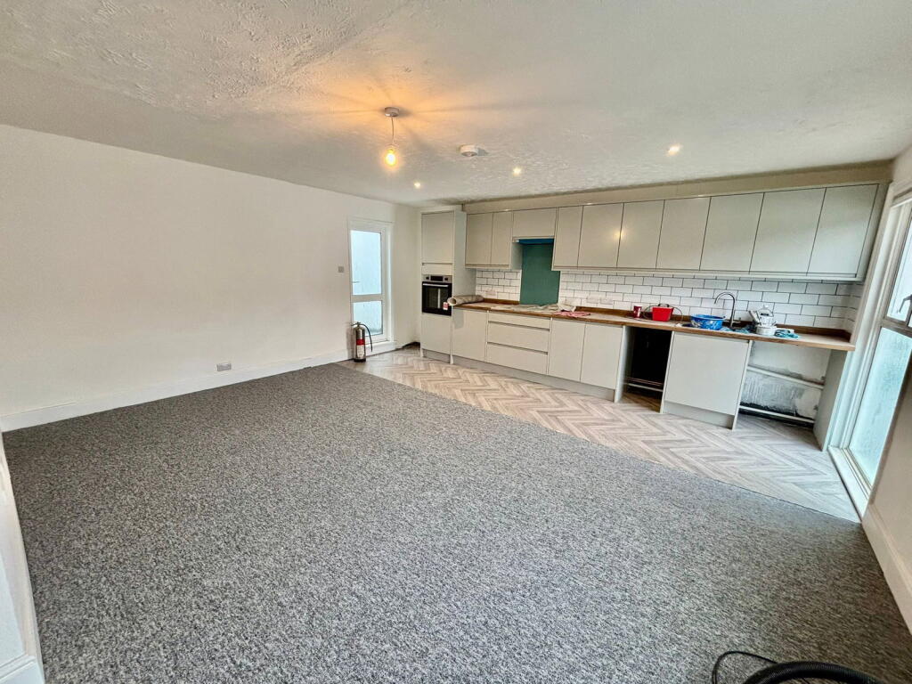 2 bed Apartment for rent in Friston. From Eastbourne Property Shop - Pevensey