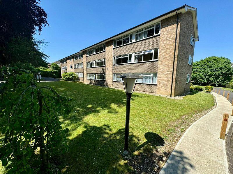 2 bed Flat for rent in Carshalton. From HES Parry & Drewett - Sutton