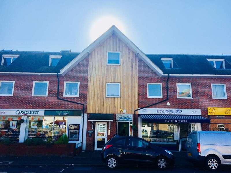 2 bed 1st Floor Flat for rent in Epsom. From HES Parry & Drewett - Sutton