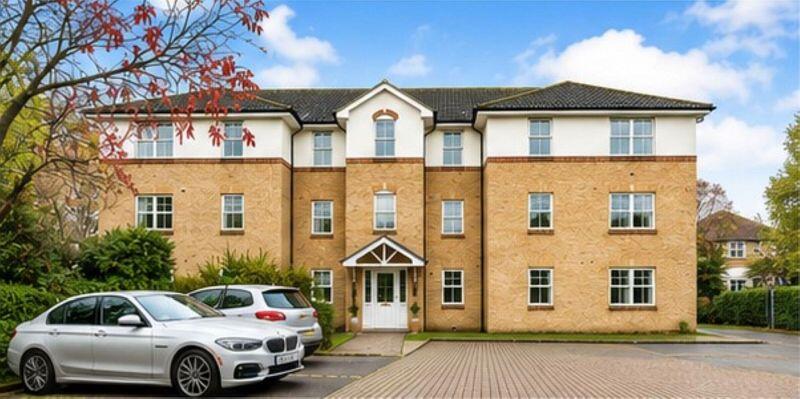 2 bed 1st Floor Flat for rent in Banstead. From HES Parry & Drewett - Sutton 2 bed 1st Floor Flat for rent in Banstead. From HES Parry & Drewett - Sutton