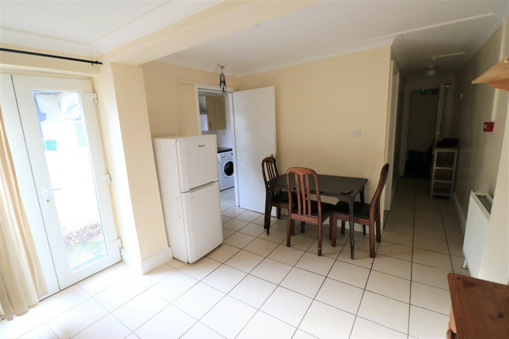 1 bed Flat for rent in London. From Hills Estate - Ilford