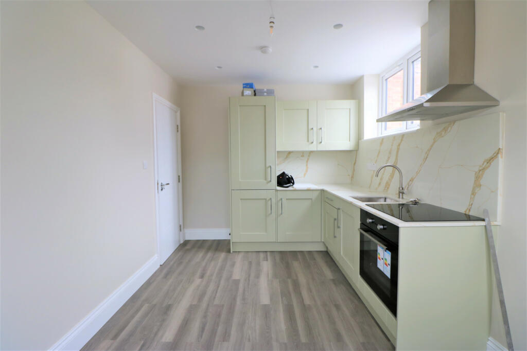 1 bed Apartment for rent in Chigwell. From Hills Estate - Ilford