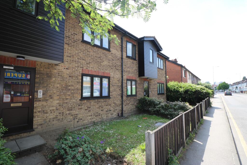 1 bed 1st Floor Flat for rent in Ilford. From Hills Estate - Ilford