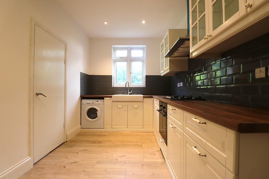 4 bed Mid Terraced House for rent in Ilford. From Hills Estate - Ilford