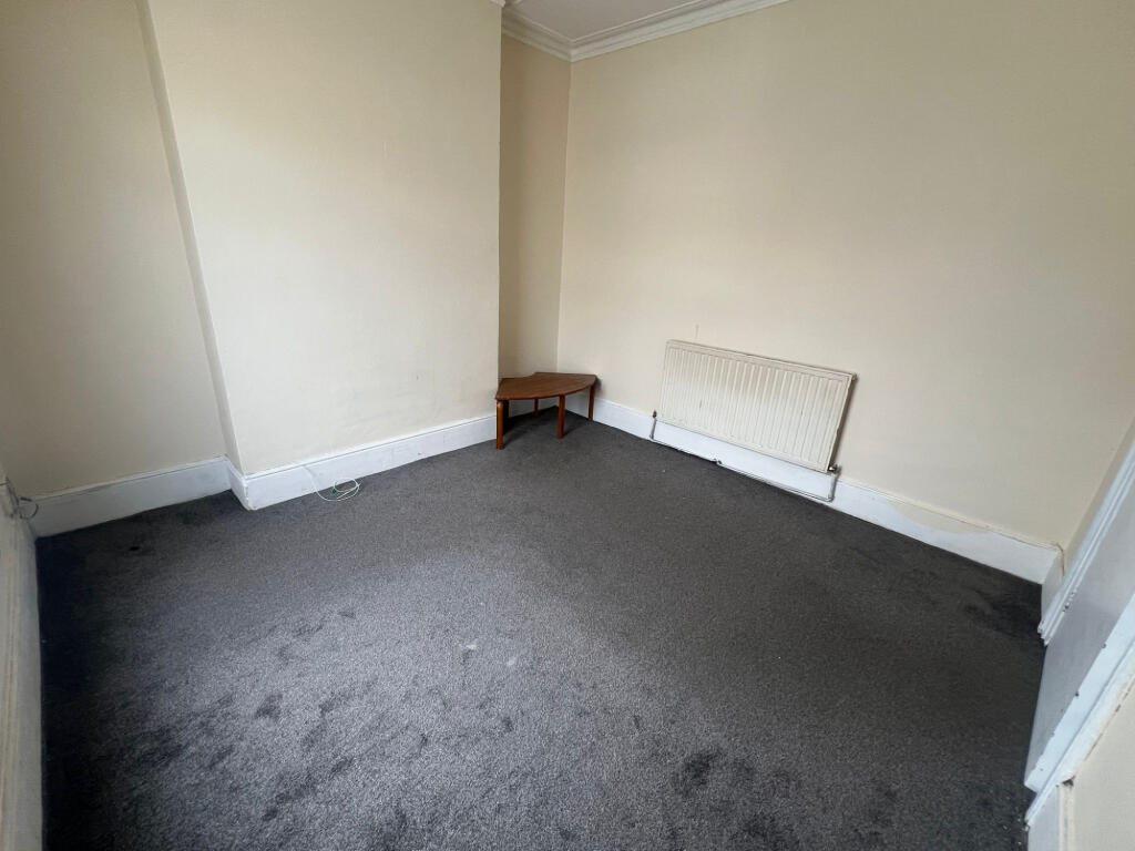 1 bed 1st Floor Flat for rent in Ilford. From Hills Estate - Ilford