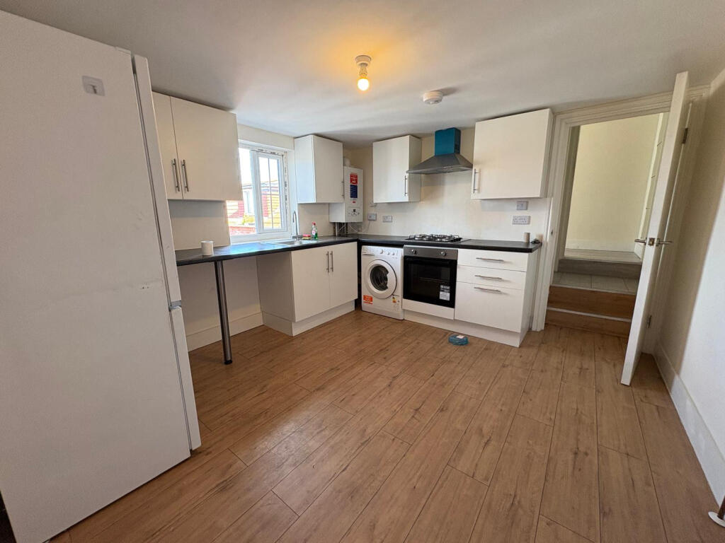 2 bed 1st Floor Flat for rent in Ilford. From Hills Estate - Ilford 2 bed 1st Floor Flat for rent in Ilford. From Hills Estate - Ilford