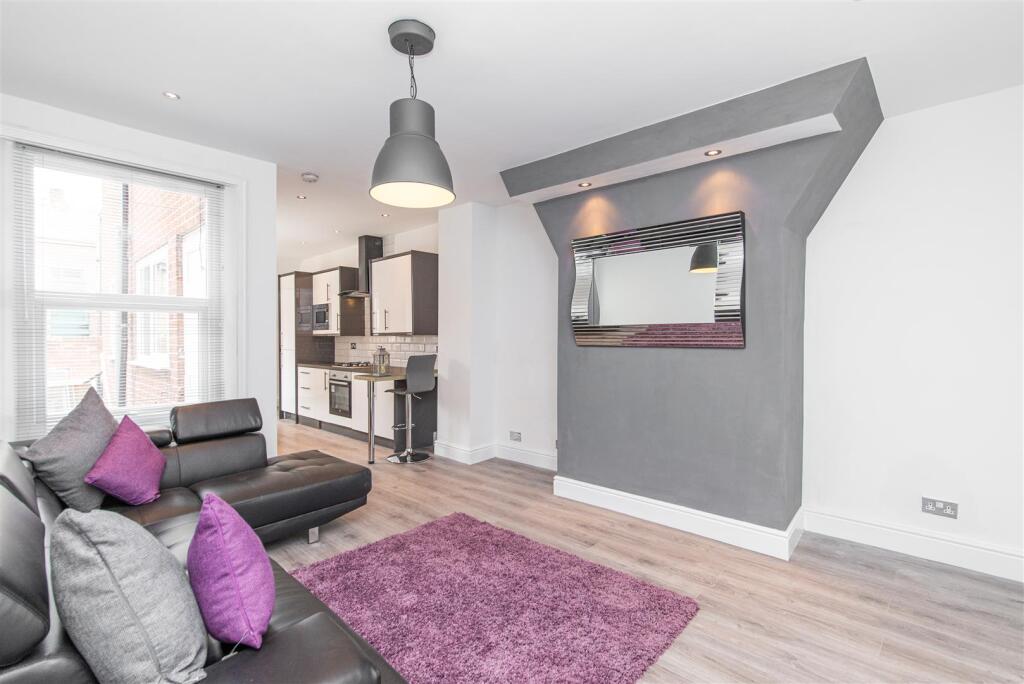 2 bed 1st Floor Flat for rent in Newcastle upon Tyne. From Hive Estates - Newcastle upon Tyne