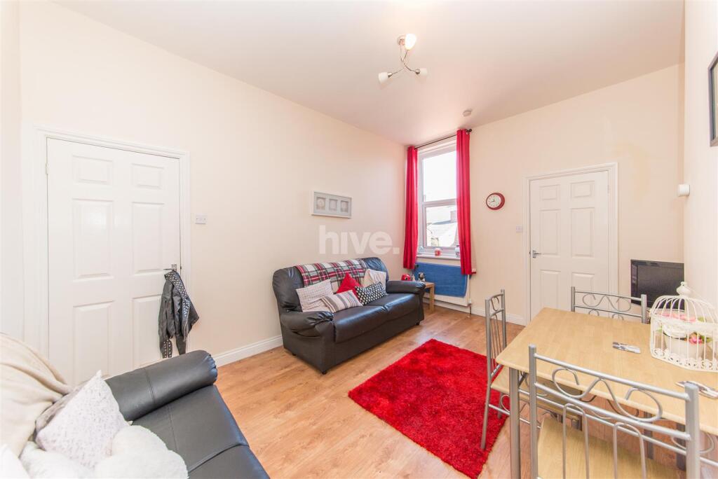 3 bed 1st Floor Flat for rent in Newcastle upon Tyne. From Hive Estates - Newcastle upon Tyne