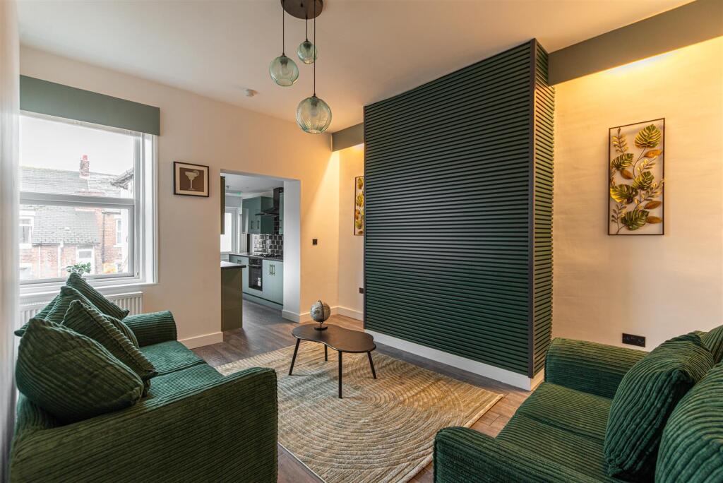 3 bed 1st Floor Flat for rent in Newcastle upon Tyne. From Hive Estates - Newcastle upon Tyne