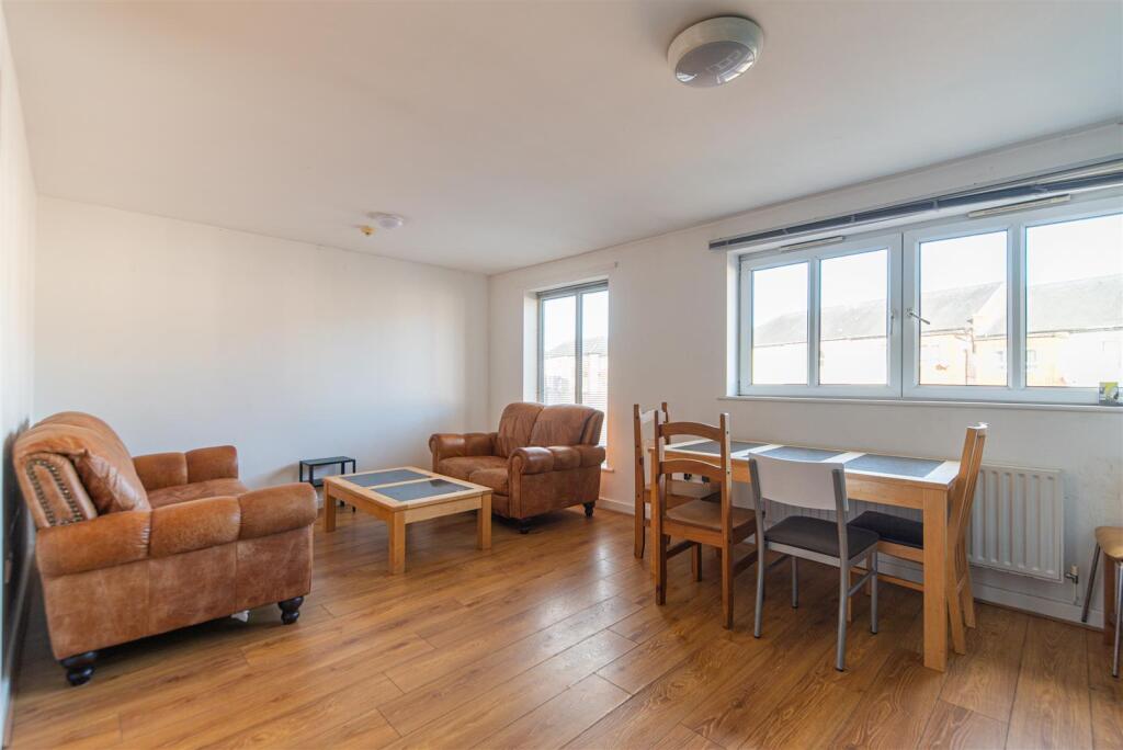 5 bed 1st Floor Flat for rent in Newcastle upon Tyne. From Hive Estates - Newcastle upon Tyne