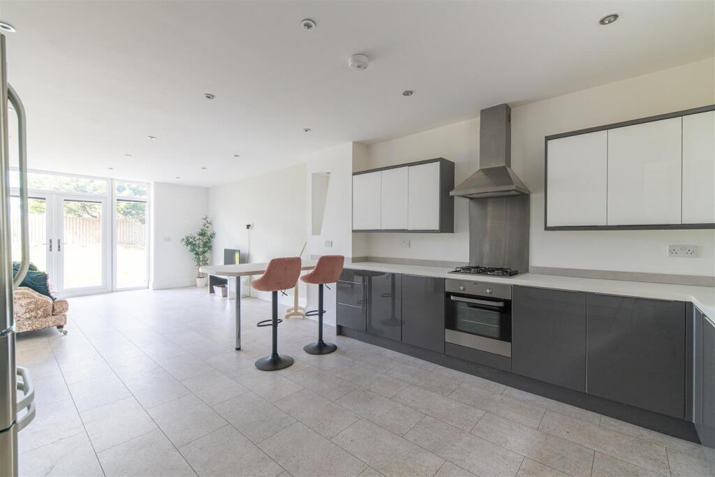 3 bed Mid Terraced House for rent in Hebburn. From Hive Estates - Newcastle upon Tyne