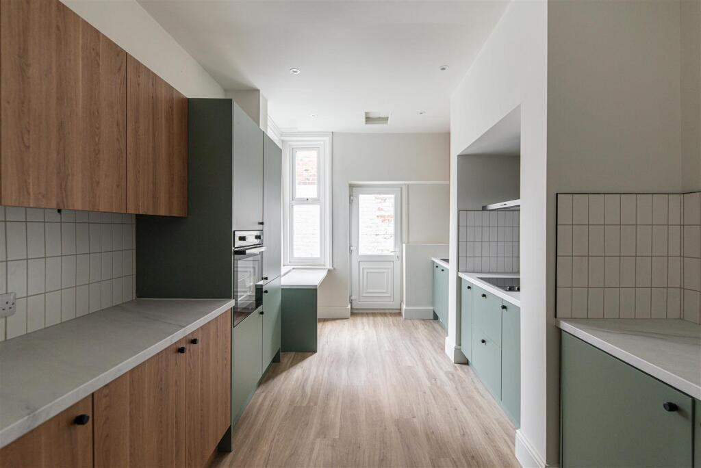 6 bed Mid Terraced House for rent in Newcastle upon Tyne. From Hive Estates - Newcastle upon Tyne