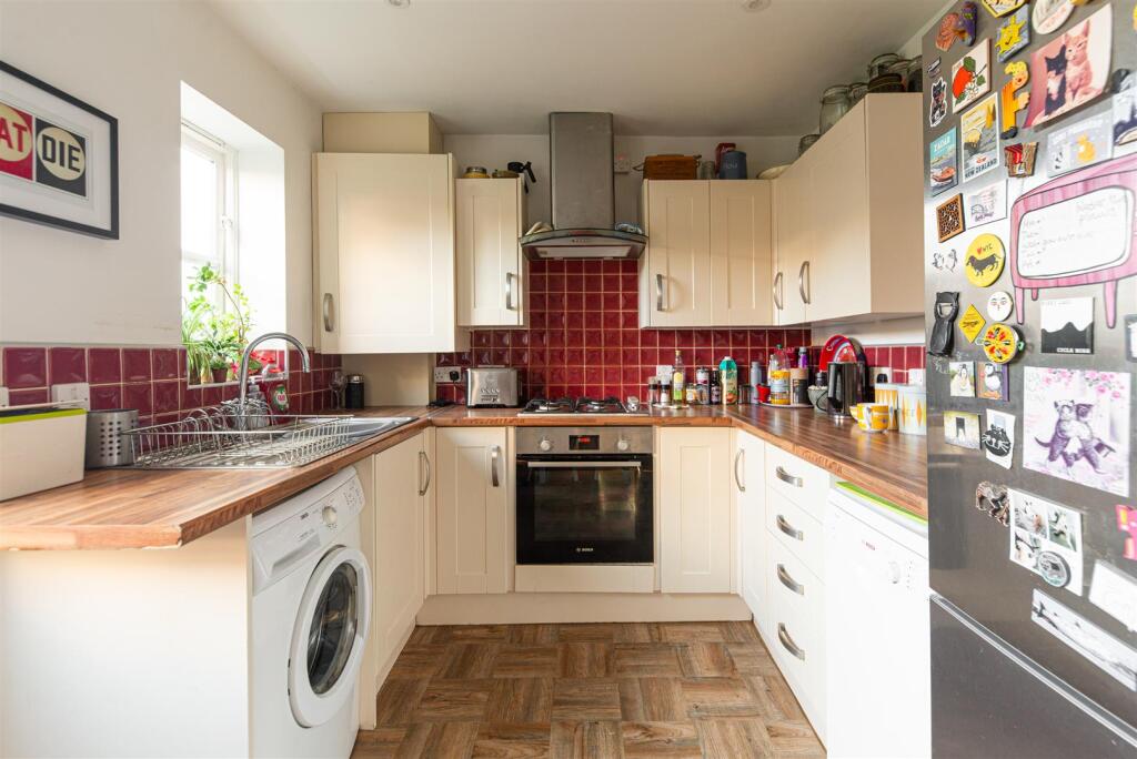 3 bed Mid Terraced House for rent in Newcastle upon Tyne. From Hive Estates - Newcastle upon Tyne