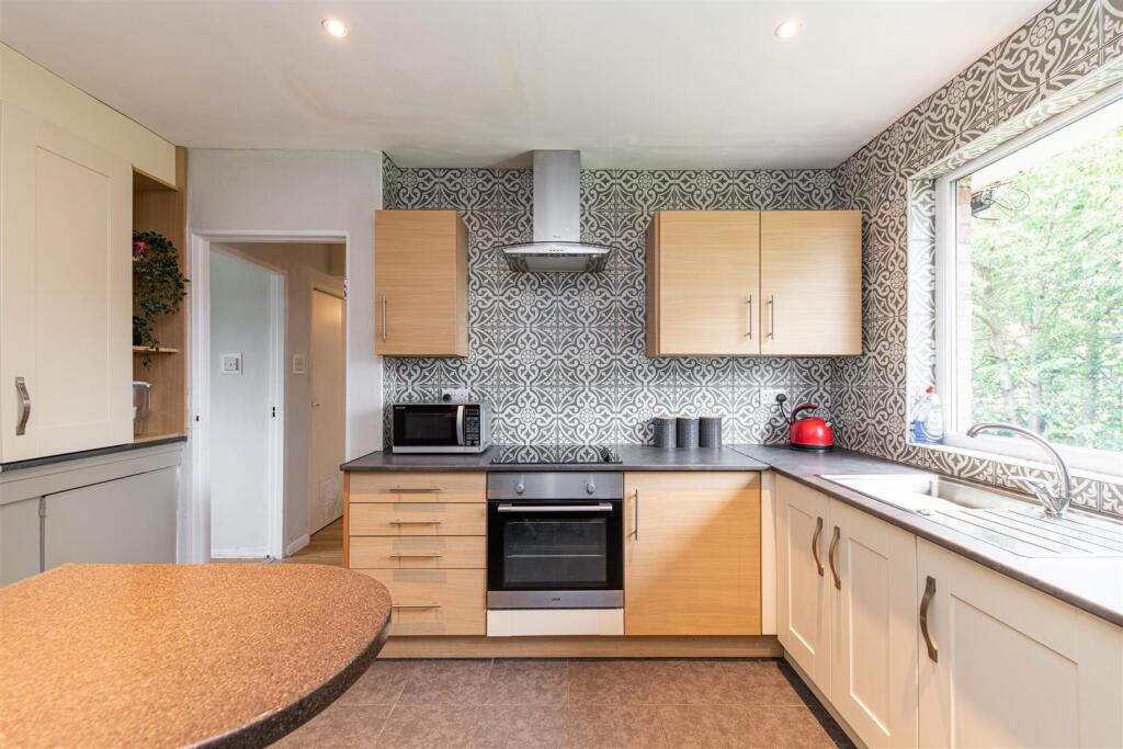 3 bed 1st Floor Flat for rent in Newcastle upon Tyne. From Hive Estates - Newcastle upon Tyne