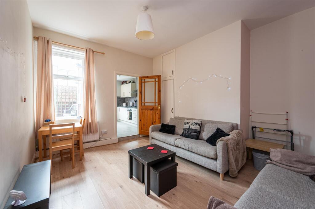 2 bed 1st Floor Flat for rent in Newcastle upon Tyne. From Hive Estates - Newcastle upon Tyne