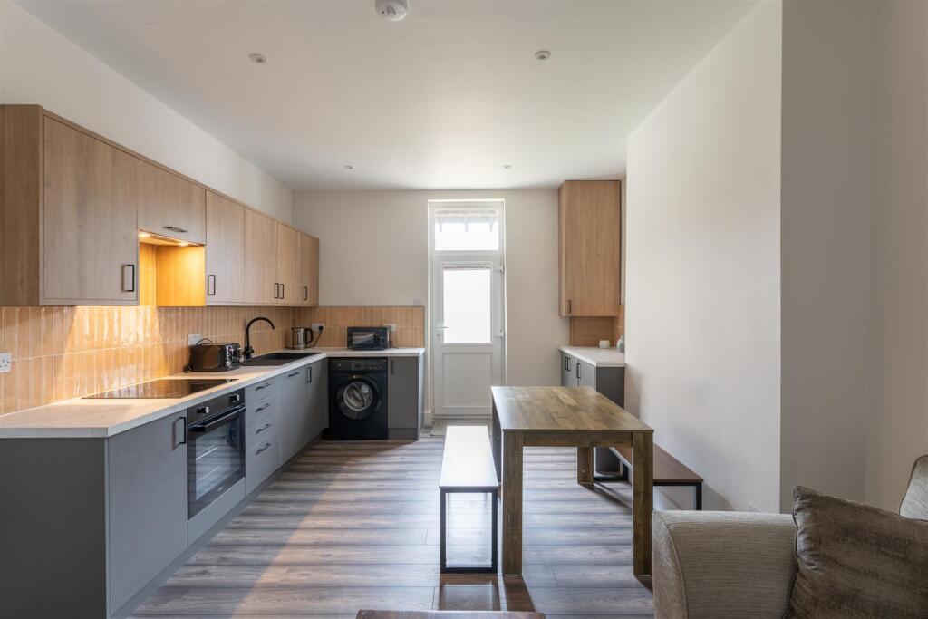 4 bed Mid Terraced House for rent in Jarrow. From Hive Estates - Newcastle upon Tyne