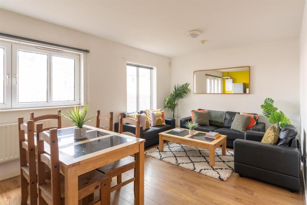 5 bed 1st Floor Flat for rent in Newcastle upon Tyne. From Hive Estates - Newcastle upon Tyne