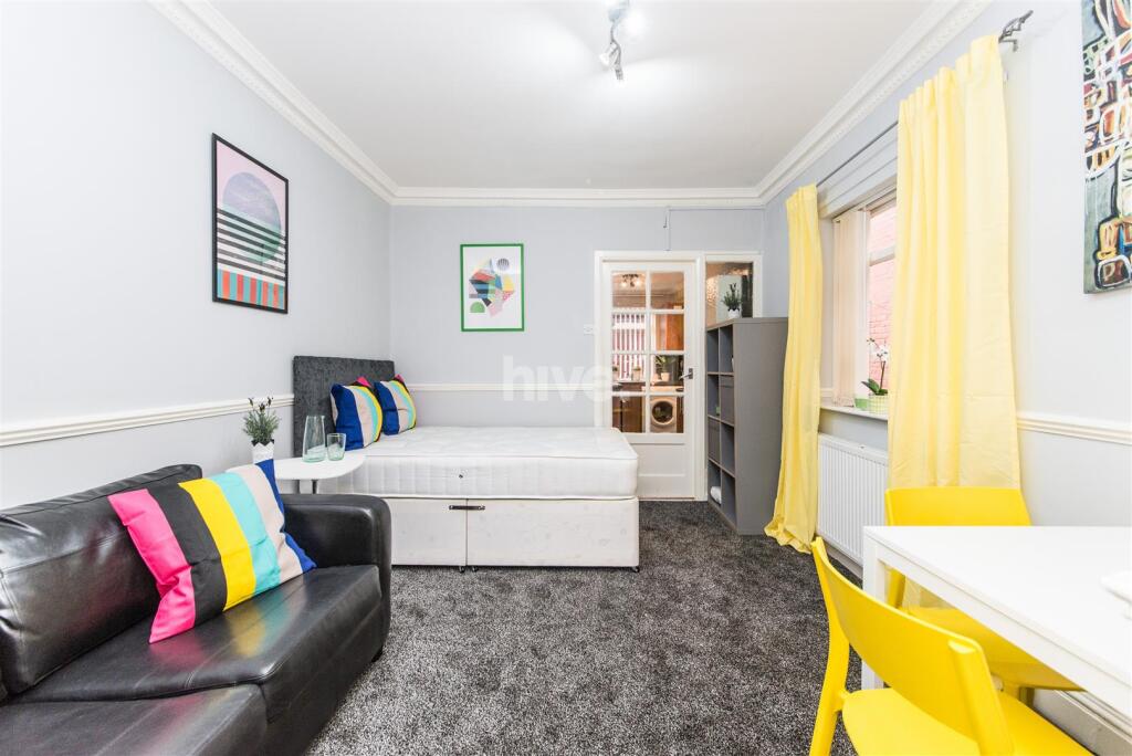 4 bed Studio for rent in Newcastle upon Tyne. From Hive Estates - Newcastle upon Tyne 4 bed Studio for rent in Newcastle upon Tyne. From Hive Estates - Newcastle upon Tyne