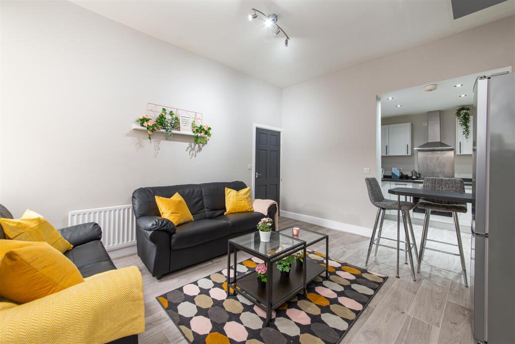 3 bed 1st Floor Flat for rent in Newcastle upon Tyne. From Hive Estates - Newcastle upon Tyne