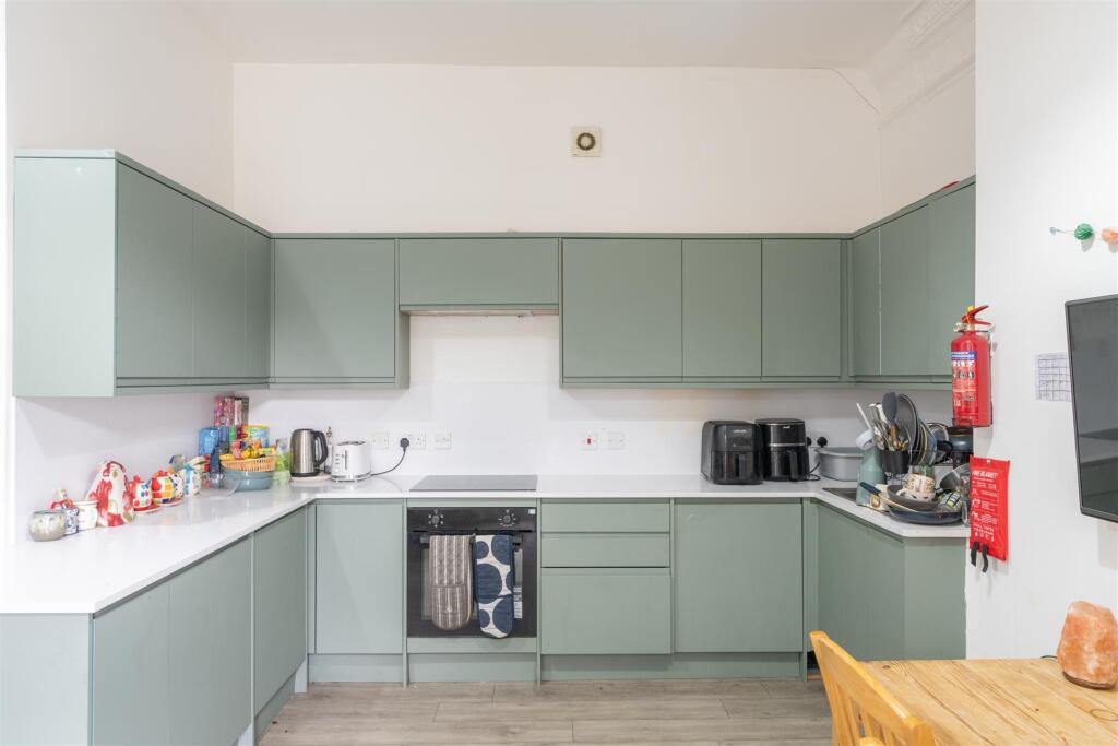 4 bed 1st Floor Flat for rent in Newcastle upon Tyne. From Hive Estates - Newcastle upon Tyne