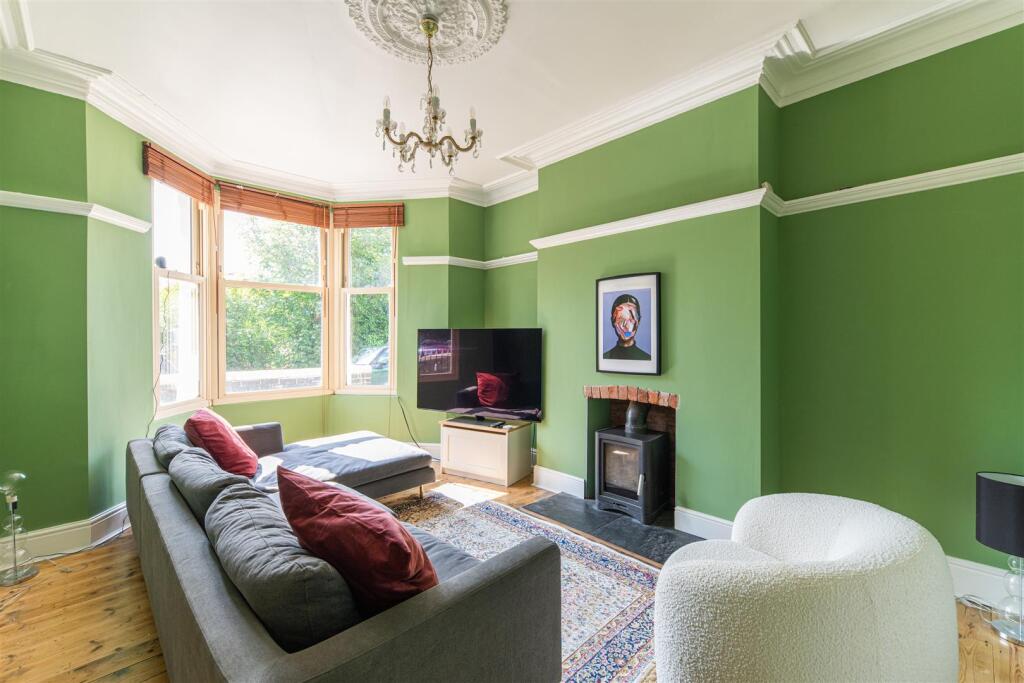 4 bed Mid Terraced House for rent in Newcastle upon Tyne. From Hive Estates - Newcastle upon Tyne