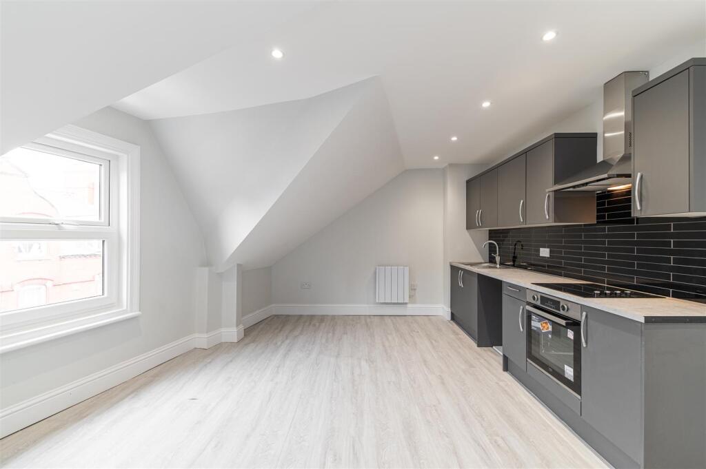 1 bed 1st Floor Flat for rent in Whitley Bay. From Hive Estates - Newcastle upon Tyne 1 bed 1st Floor Flat for rent in Whitley Bay. From Hive Estates - Newcastle upon Tyne