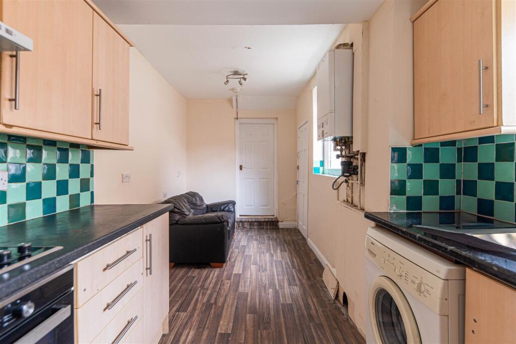 3 bed Mid Terraced House for rent in Newcastle upon Tyne. From Hive Estates - Newcastle upon Tyne