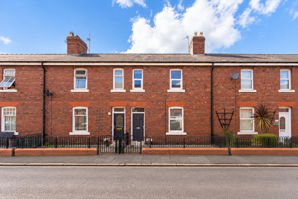 4 bed Mid Terraced House for rent in Newcastle upon Tyne. From Hive Estates - Newcastle upon Tyne