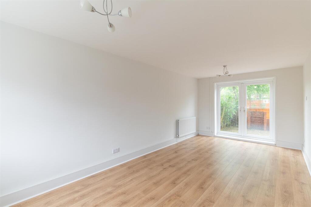 3 bed Mid Terraced House for rent in Cleadon. From Hive Estates - Newcastle upon Tyne 3 bed Mid Terraced House for rent in Cleadon. From Hive Estates - Newcastle upon Tyne
