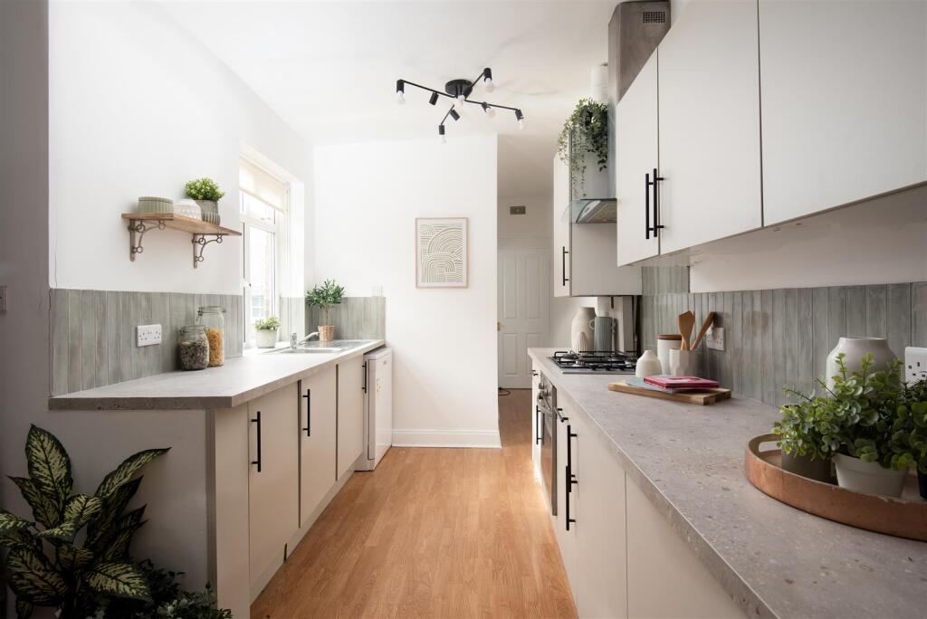 3 bed 1st Floor Flat for rent in Newcastle upon Tyne. From Hive Estates - Newcastle upon Tyne